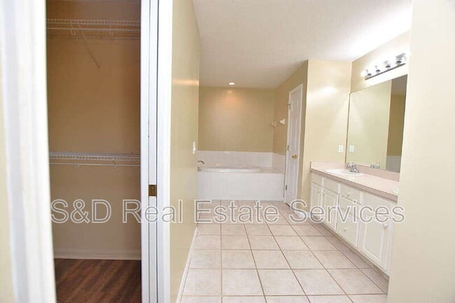 Building Photo - 2426 Colonel Ford Dr