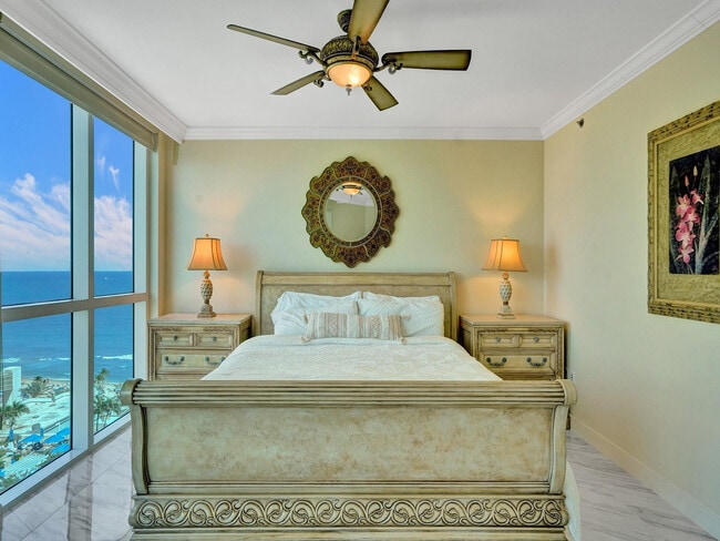 Building Photo - 101 S Fort Lauderdale Beach Blvd