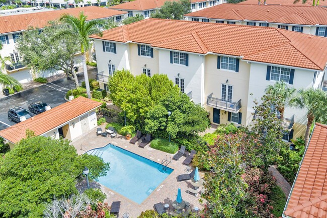 Building Photo - 2502 N Dixie Hwy