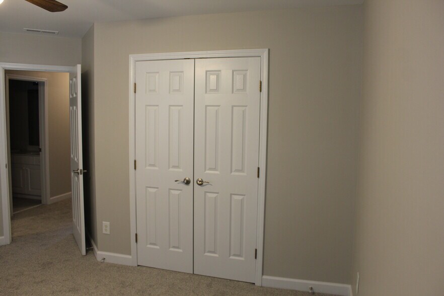 Building Photo - 749 Swan Neck Ln
