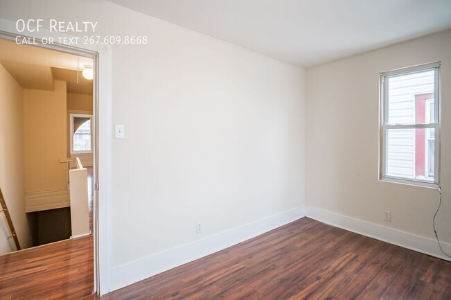 Building Photo - Spacious 1 Bed University City Apartment