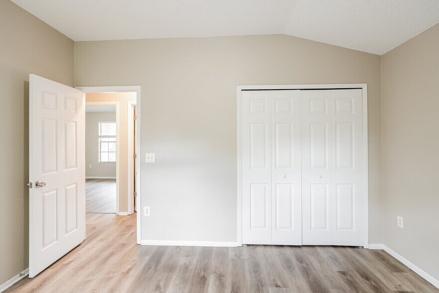 Building Photo - 1236 Foxforrest Cir