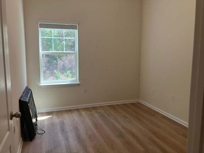 Building Photo - 2109 Golden Lake Loop