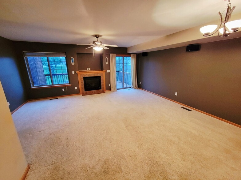 Building Photo - 162 Broadmoor Ln