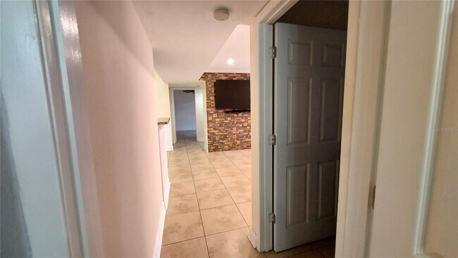 Building Photo - 455 Alt 19