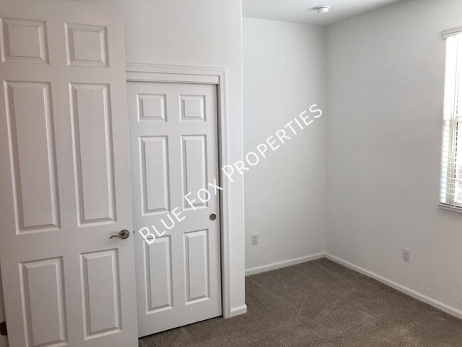 Building Photo - 7349 S Via Casa Bonita