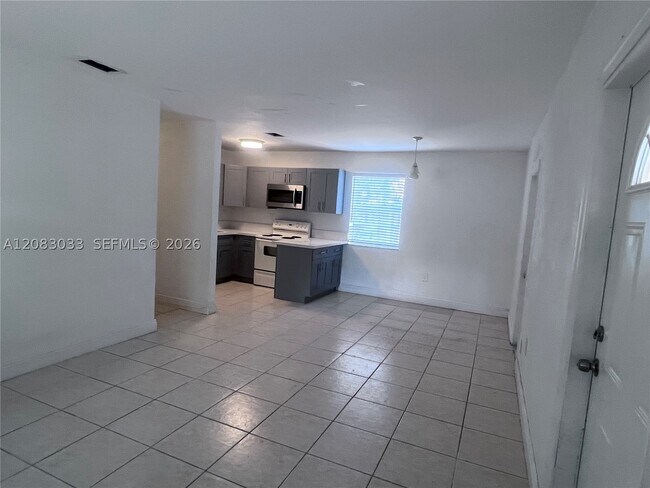 Building Photo - 1605 NW 127th St