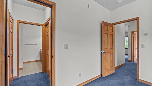 Building Photo - 2520 S Grand Ave