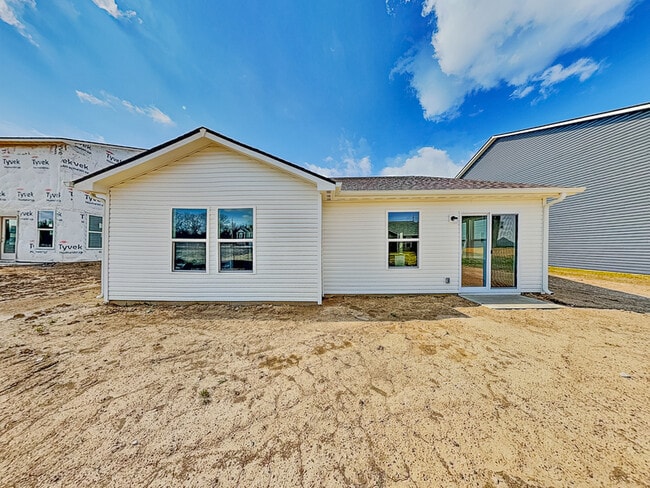 Building Photo - 2056 White Oak Ln