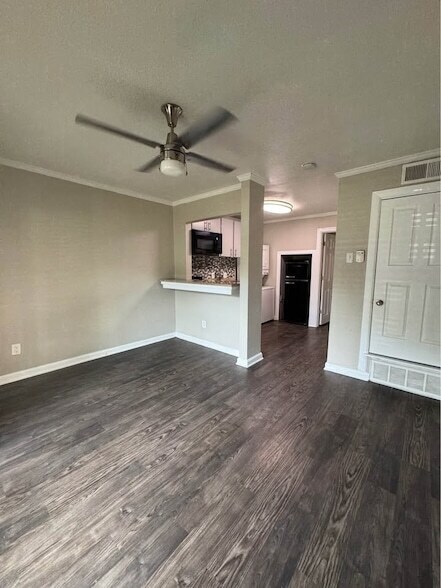 Building Photo - 4335 Cedar Springs Rd