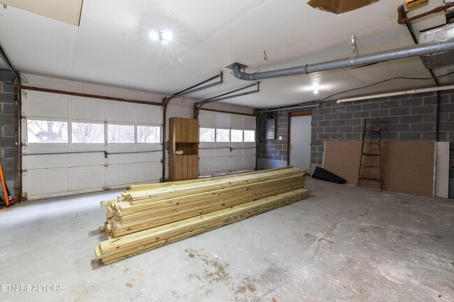 Building Photo - 1504 Marconi Dr