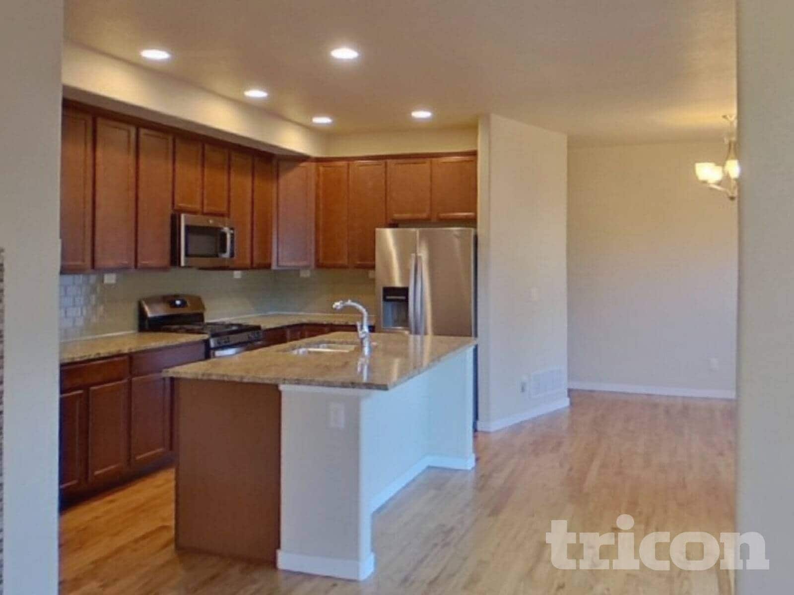 Building Photo - 2482 Ellingwood Dr