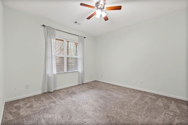 Building Photo - 5149 Manerdale Dr SE