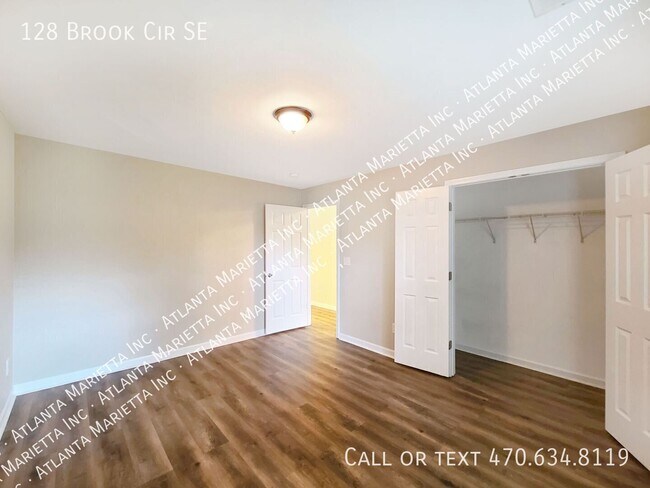 Building Photo - 128 Brook Cir SE