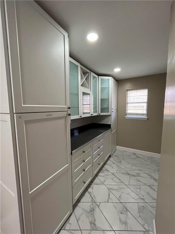 Building Photo - 1304 Pine Oak Dr