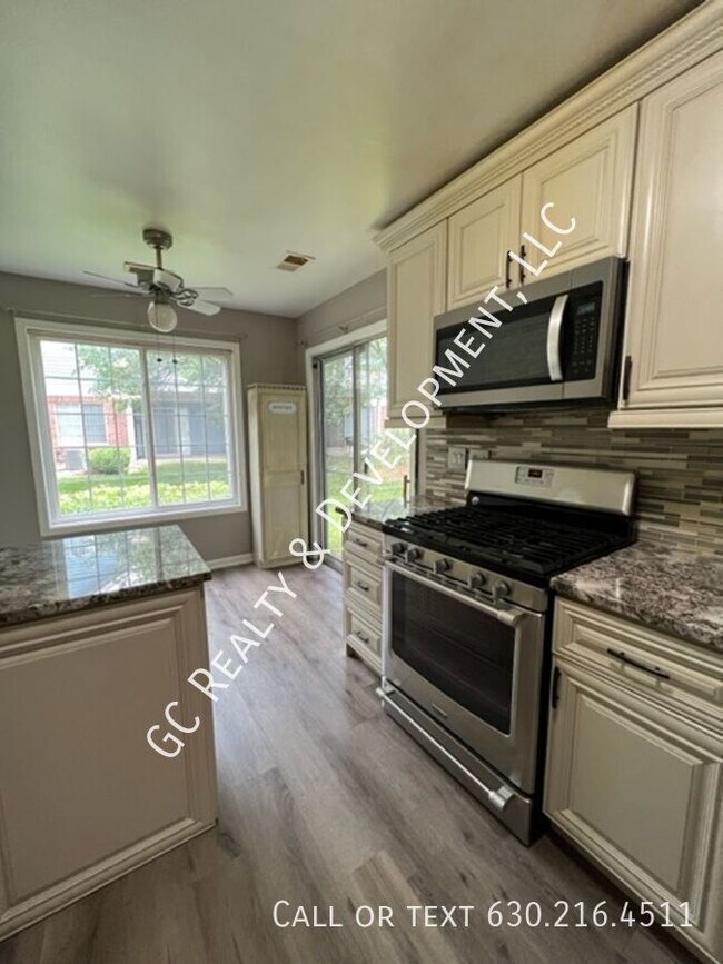Building Photo - 2442 Charleston Dr