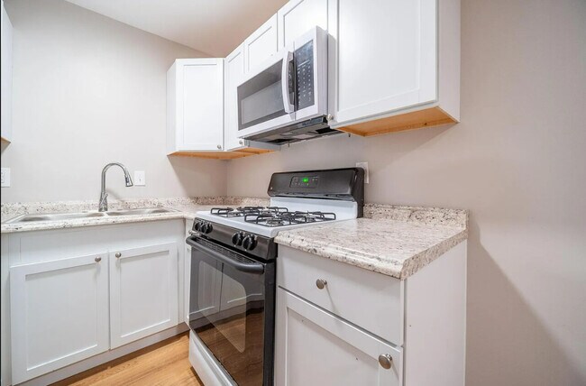 Building Photo - 4696 Tarryton Ct. S. Unit 7-1H