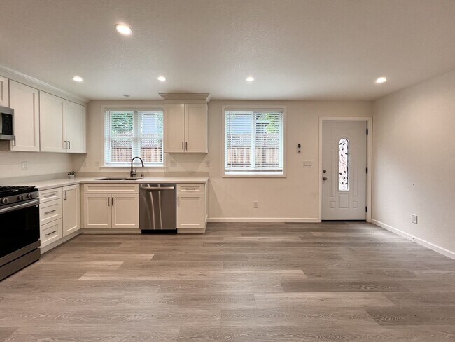 Building Photo - 847 Central Ave