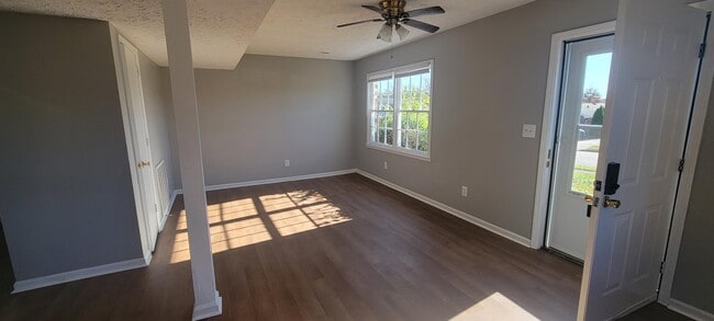 Building Photo - 413 Chapman Ct