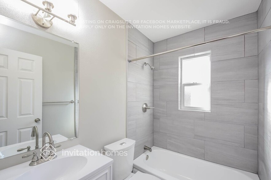 Building Photo - 1620 Carrol Ct