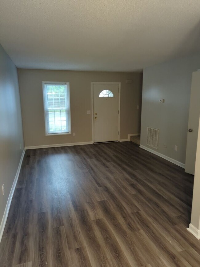 Building Photo - Coming Soon!!! Located near Columbia Airport