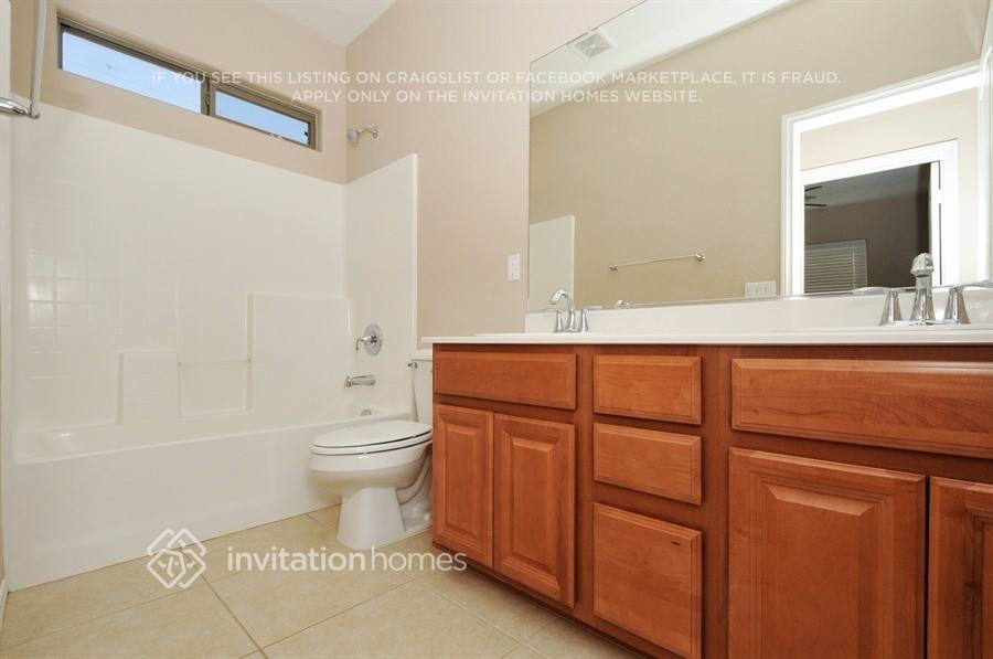 Building Photo - 687 Calamus Palm Pl