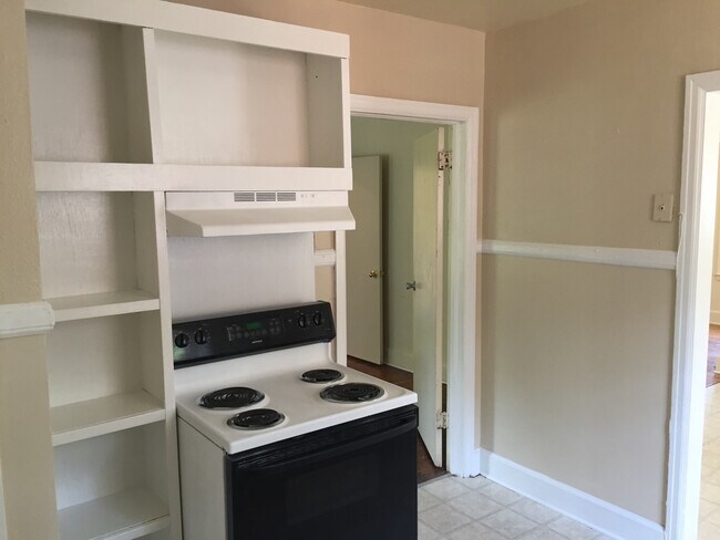Building Photo - **AVAILABLE NOW**Midtown Columbus, GA 3 Be...