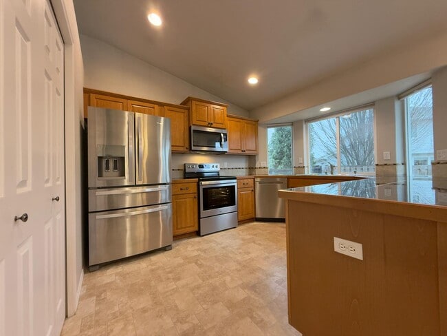 Building Photo - 6211 S Terre Vista St