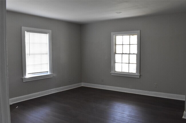 Building Photo - 8113 Bigwood St