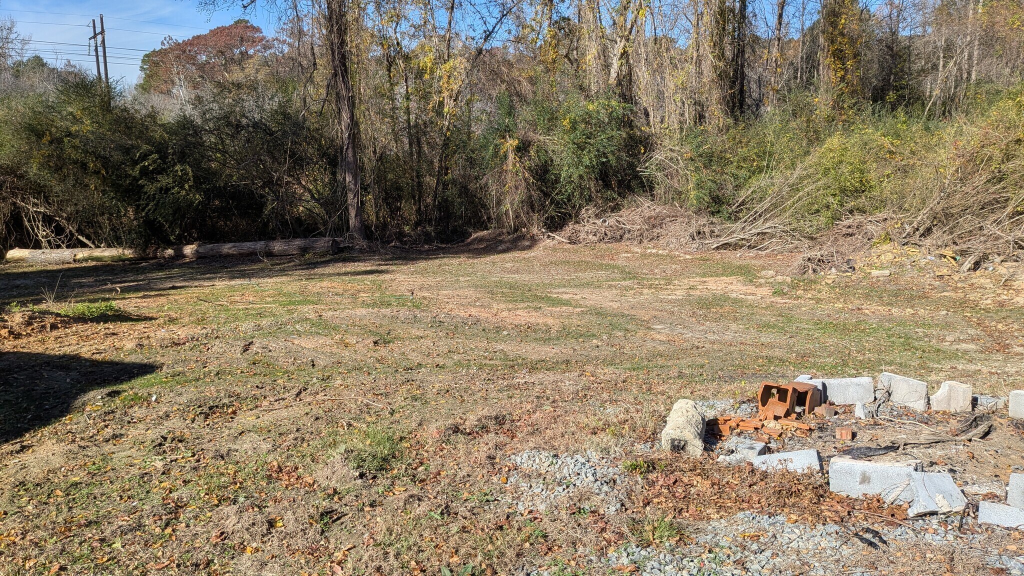 Large back yard on 4.5 acre property - 29 Elmon Gilchrist Ln