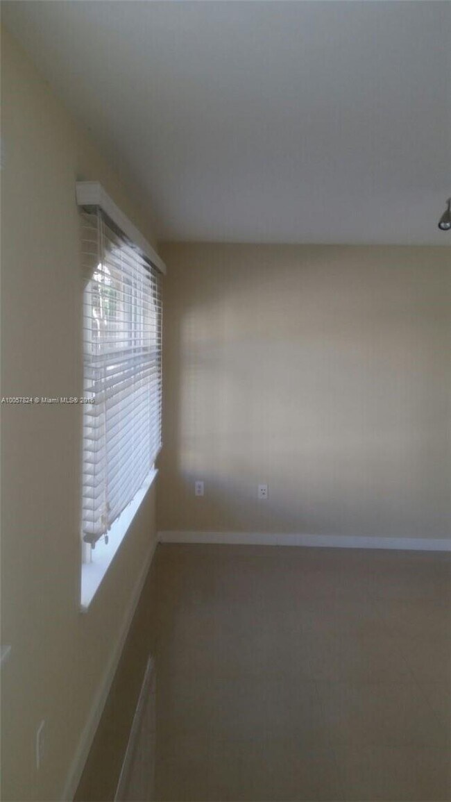 Building Photo - 18429 NE 28th Ave