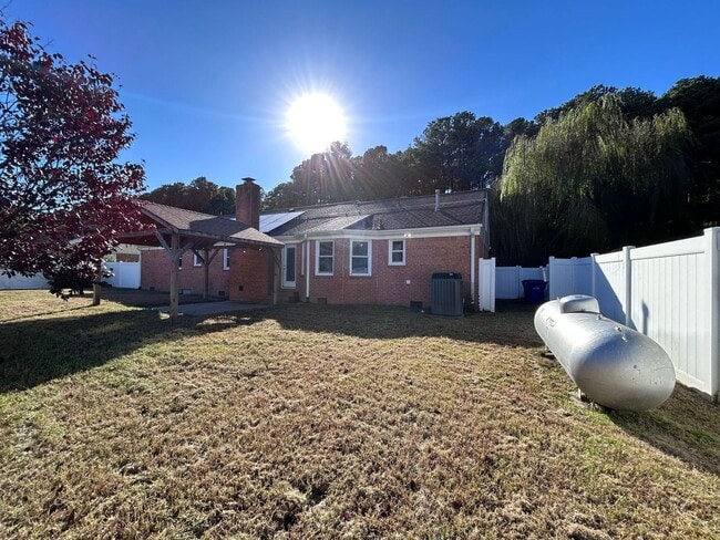 Building Photo - Beautifully Updated Brick Ranch! "ASK ABOU...