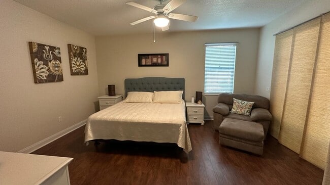 Building Photo - 412 Waterside Cir