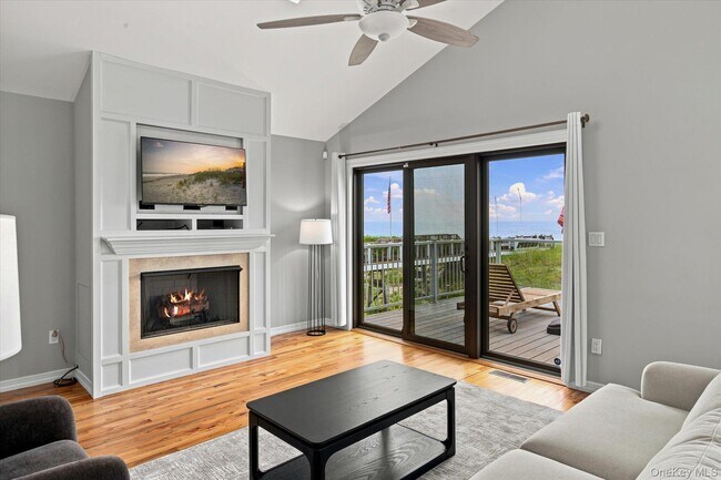 Building Photo - 717 Dune Rd