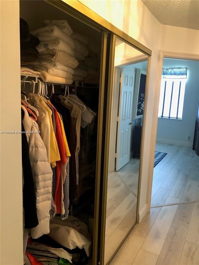 Building Photo - 5800 Coach House Cir