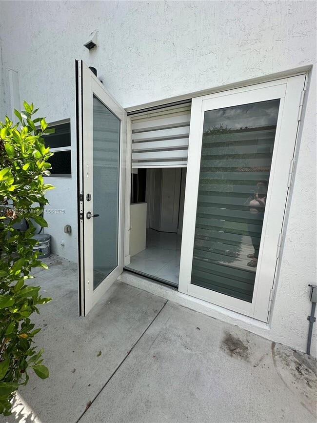 Building Photo - 6400 SW 139th Avenue Rd