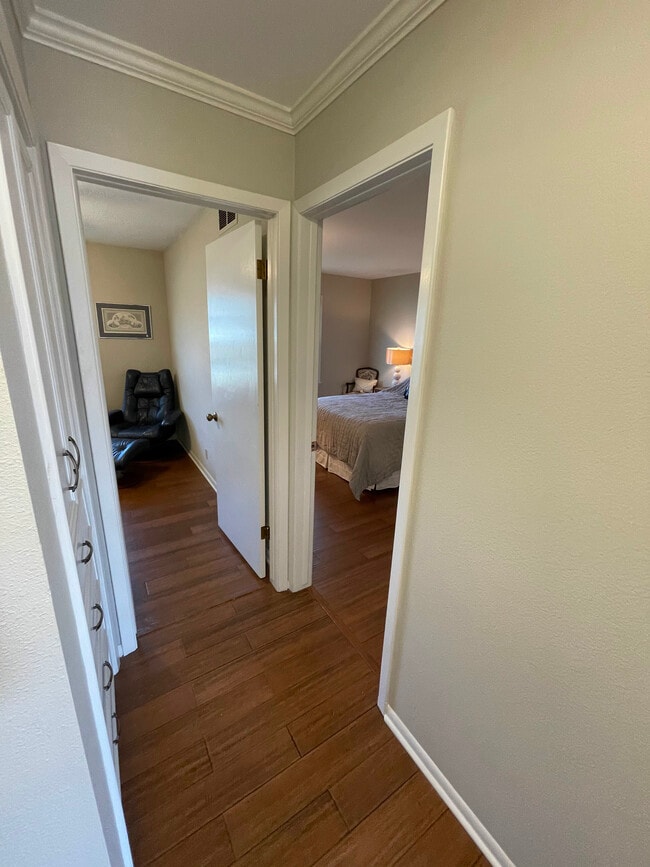 Building Photo - 5801 E Rockhill St