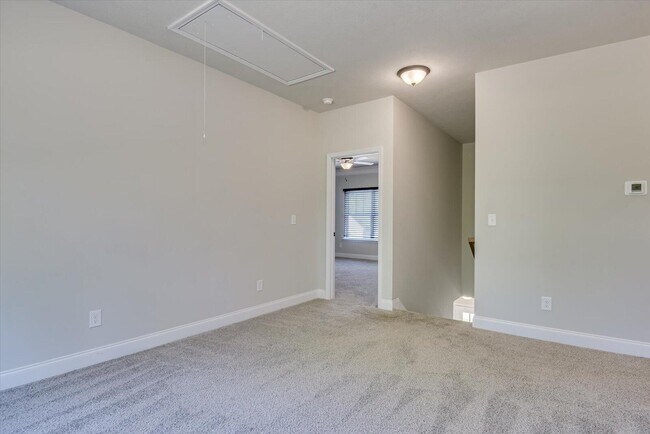 Building Photo - 1232 Gregory Landing Dr