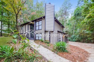 Building Photo - 237 Russet Woods Dr