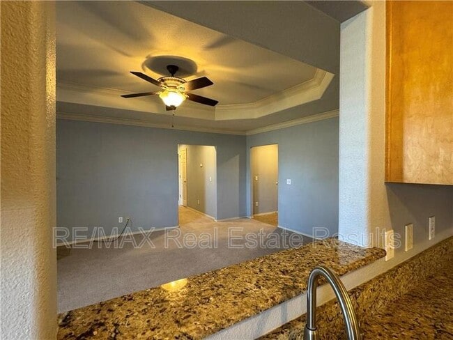 Building Photo - 6208 SW Meadow Well Ave