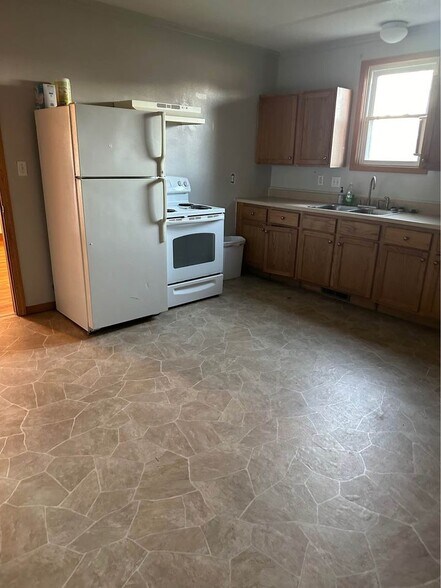 Building Photo - 113 Vinton St