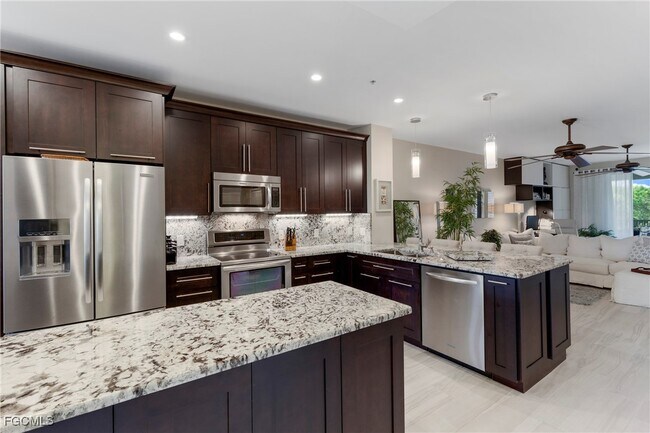 Building Photo - 11041 Gulf Reflections Drive