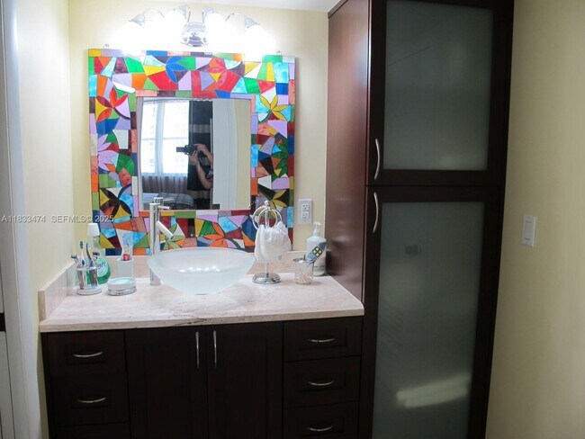 Building Photo - 3140 S Ocean Dr