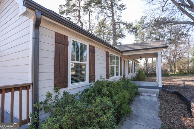 Building Photo - 68 Hayes St