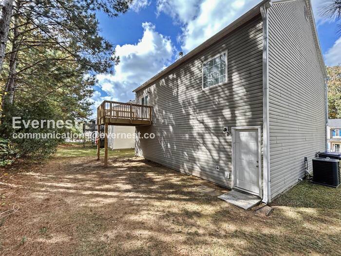 Building Photo - 4095 Robin Cir