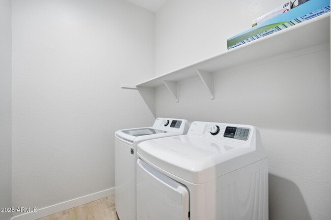 Building Photo - 9749 E Tahoe Ave