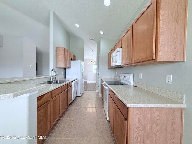 Building Photo - 3900 Playa Del Sol Dr