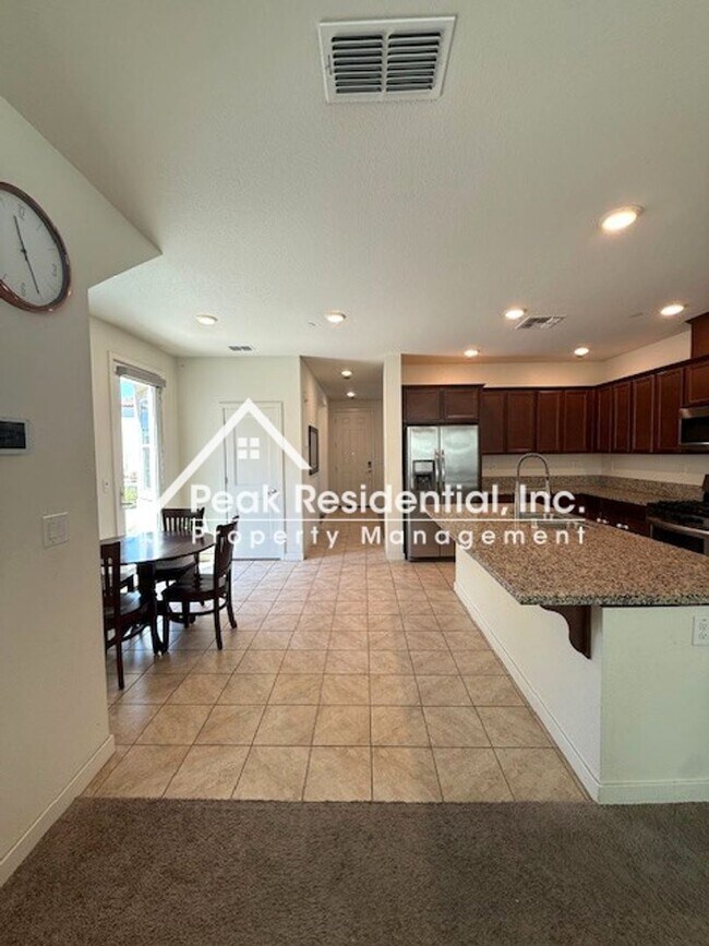 Building Photo - Beautiful Anatolia 4bd/2.5ba Home with 2 C...
