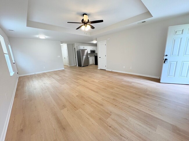 Building Photo - 3 Bedroom | 2 Bath | 1-Car Garage Ranch Du...