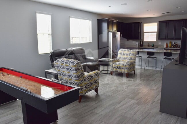 Building Photo - 8547 E Osage Ave